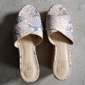 VINCE CAMUTO Kessina Platform Wedge Mule